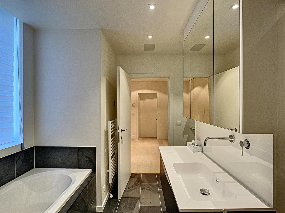 Verhuurd! Prachtig luxueus 2-slpk appartement 