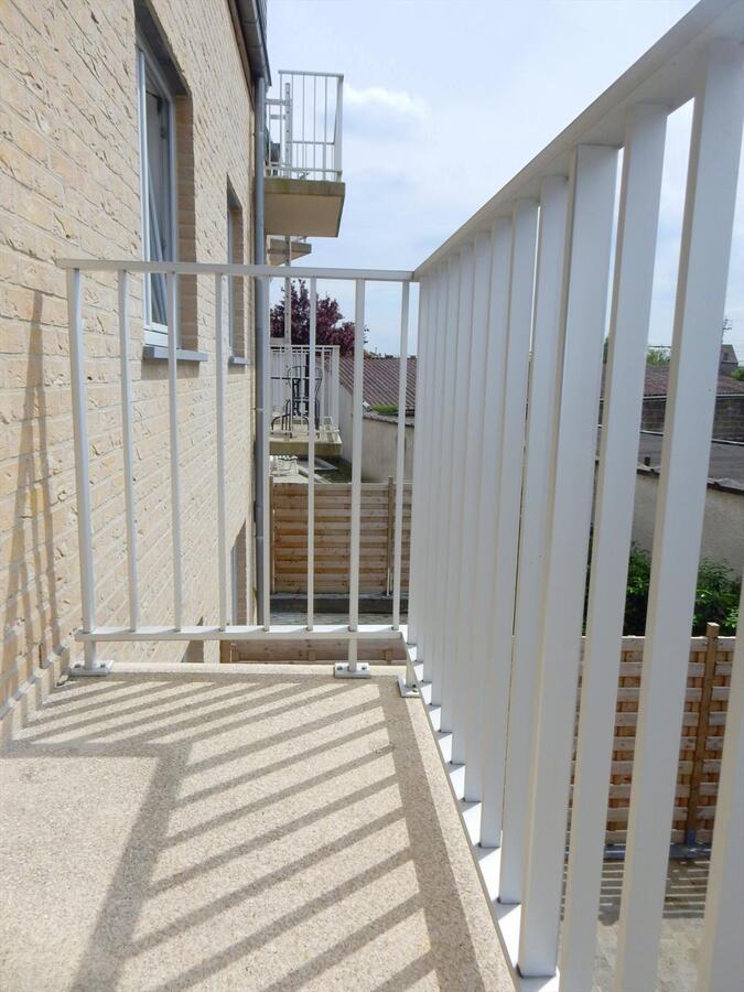 Lichtrijk appartement met autostaanplaats in het hartje van Lichtervelde 