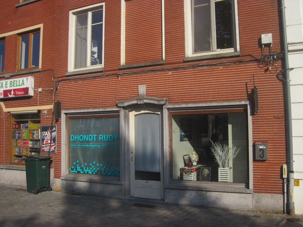 Duplex-appartement (bemeubeld) op unieke liggng. GEEN VASTE KOSTEN. 