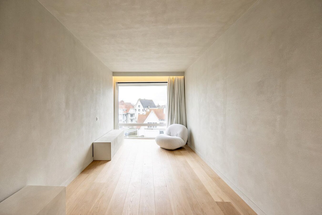 Stylish renovated apartment with partial sea view in Koksijde! 