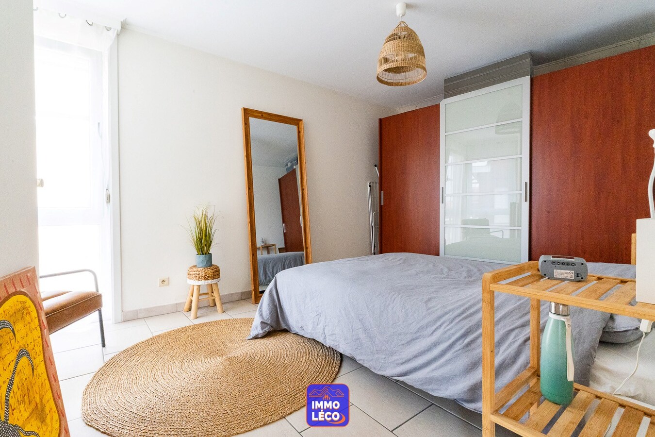 Appartement "Triplex" avec 3 garages, dans le centre du village de Luingne ! 