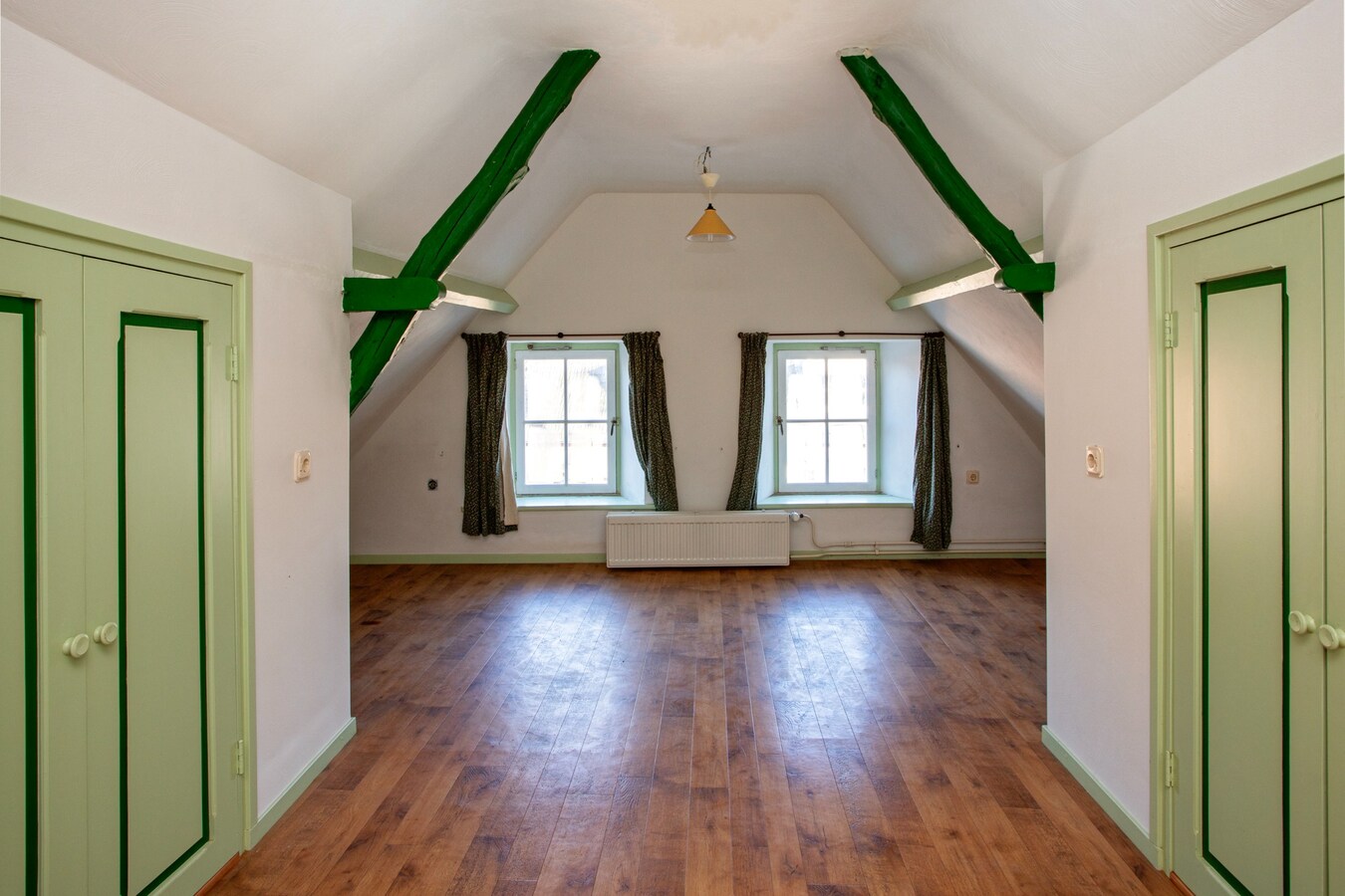 Imposante herenboerderij gelegen in het hart van Hoogeloon. 