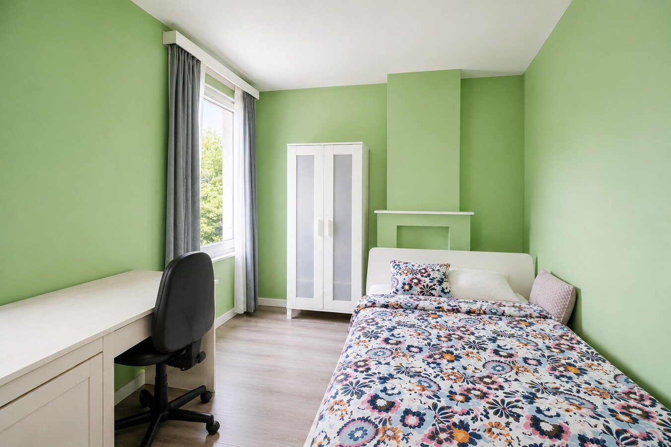 Te koop: Gezellige stadswoning met 5 slaapkamers en diepe tuin op centrale ligging Sint-Niklaas! 