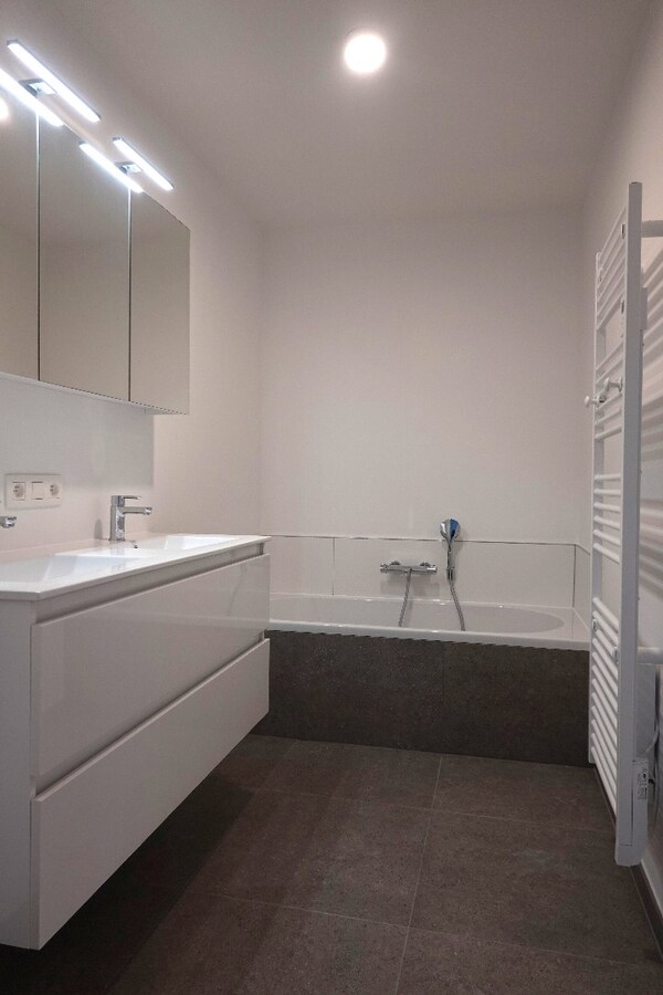 Prachtig 3-slaapkamerappartement met staanplaats in het voormalige gemeentehuis van Vleteren 