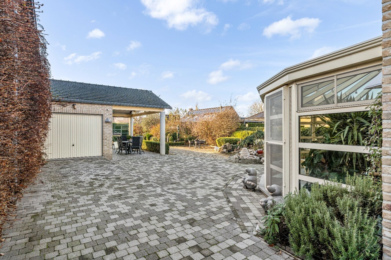 Duurzame, veelzijdige woning met karakter, energiezuinig comfort én prachtige tuin, op toplocatie. 