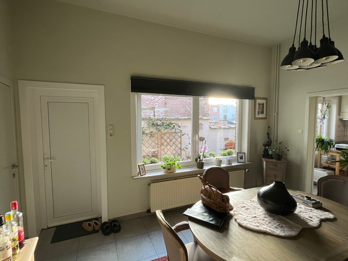 Praktische, ruime rijwoning te centrum Gavere 