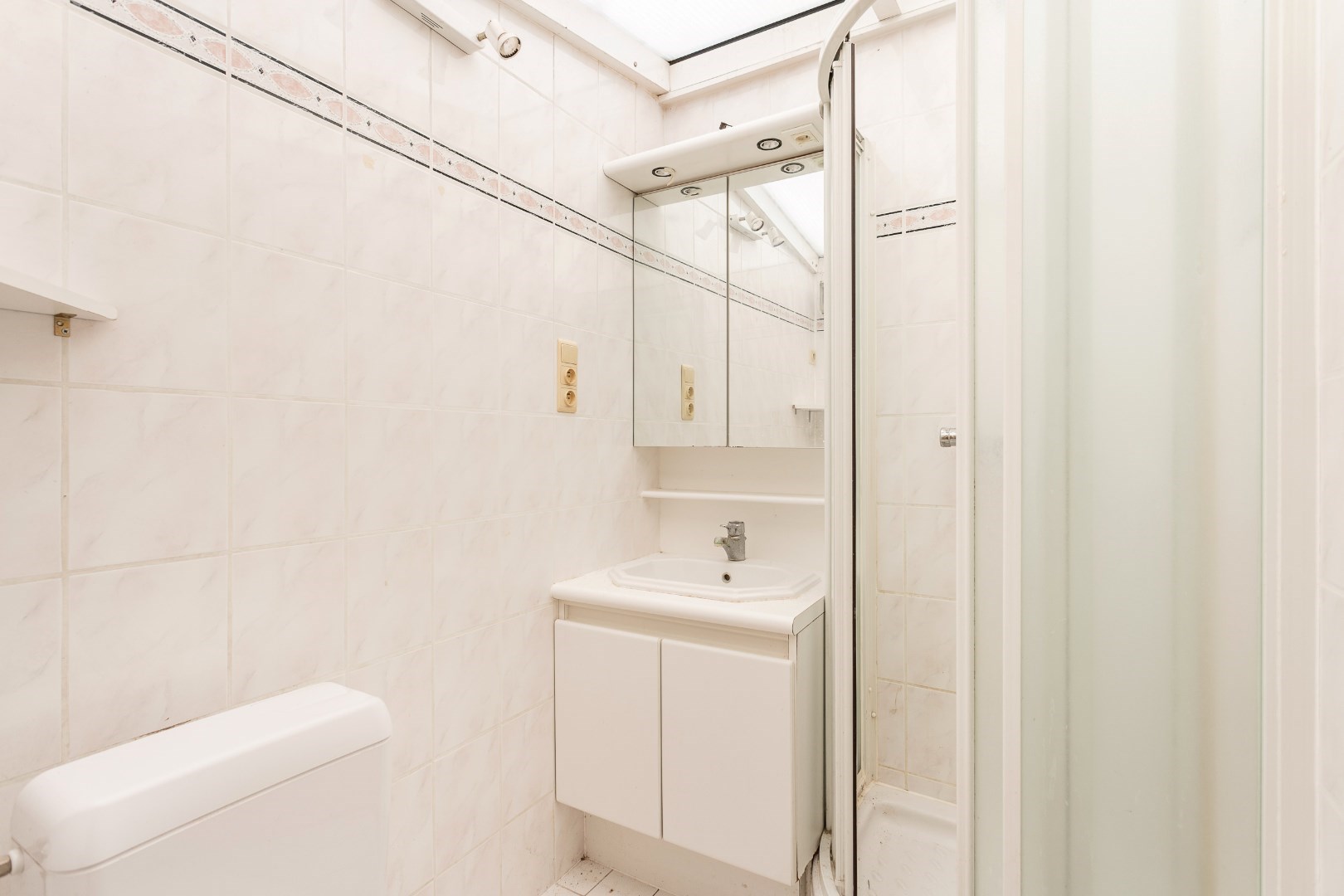 Handelshuis én appartement centrum Halle 