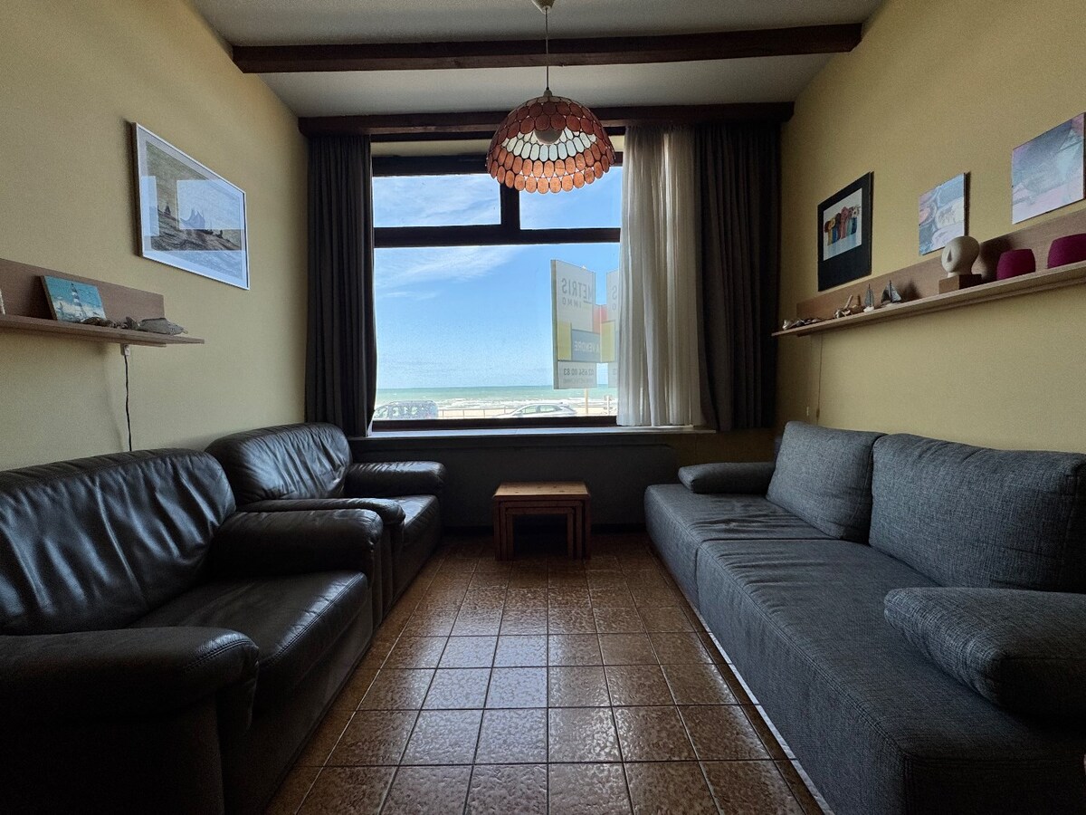 Appartement te koop met frontaal zeezicht en 2 slaapkamers te Middelkerke 