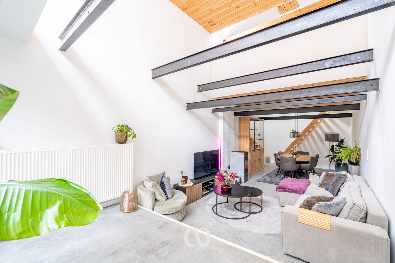 Charmante woning met speelse indeling en industriële touch 