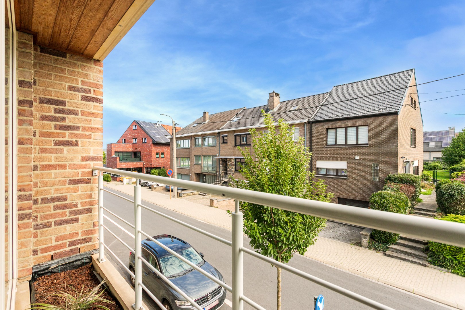 Instapklaar 2 slpk appartement met garage te Halle 