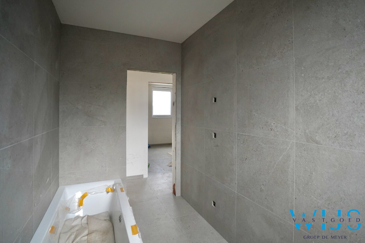 Nieuwbouw in aangename woonwijk te Oosteeklo ! 