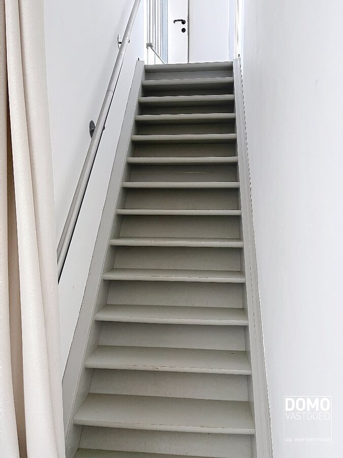 RUIM DUPLEXAPPARTEMENT MET 3 SLAAPKAMERS TE LUMMEN 