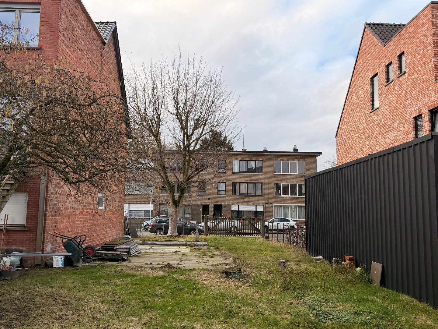Bouwgrond van 297 m² voor een halfopen bebouwing! 