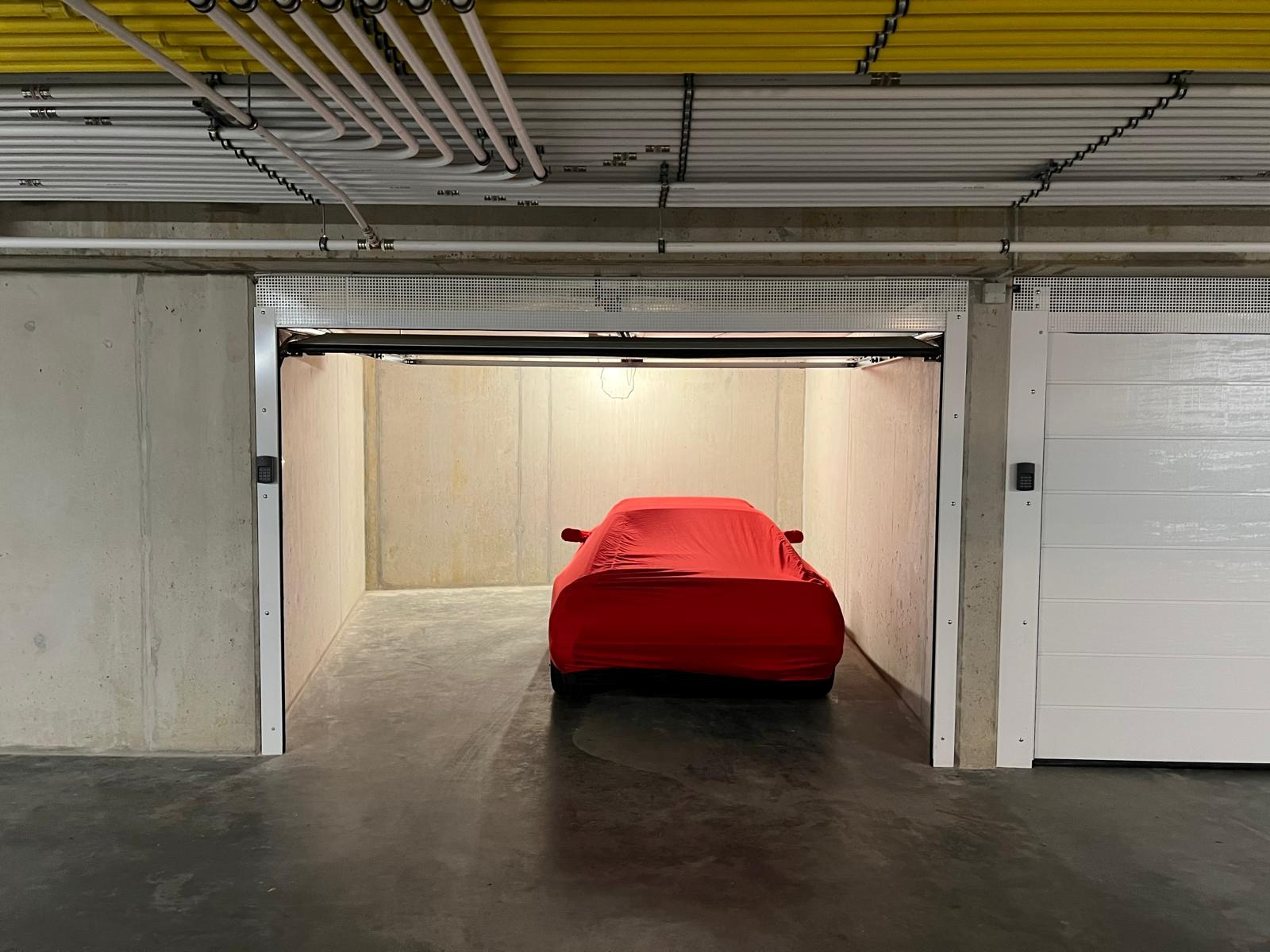 Vlot toegankelijke garagebox op niveau -1 in de Residentie Duinenwater. 