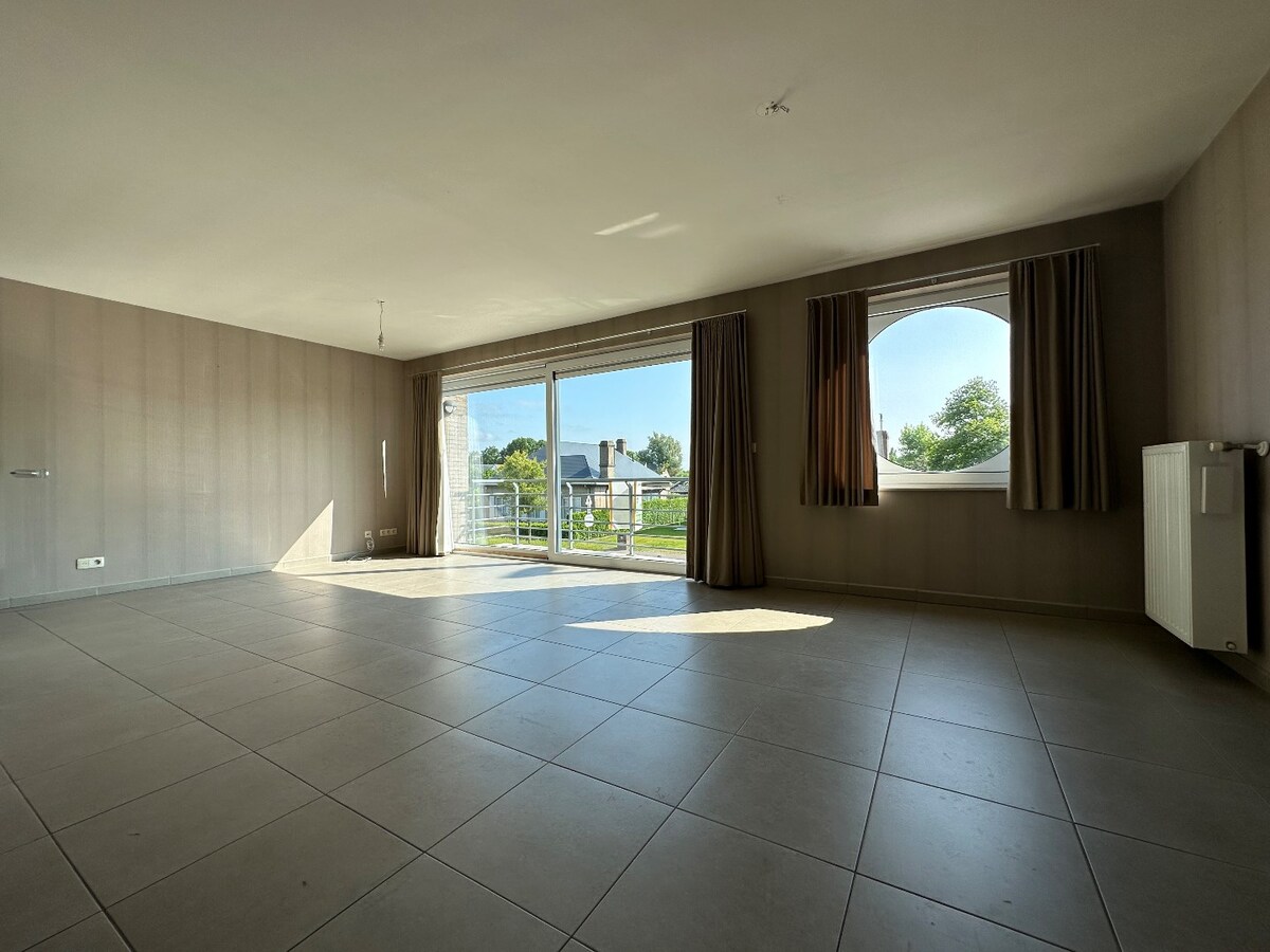 Appartement met 2 slaapkamers en garage te koekelare 