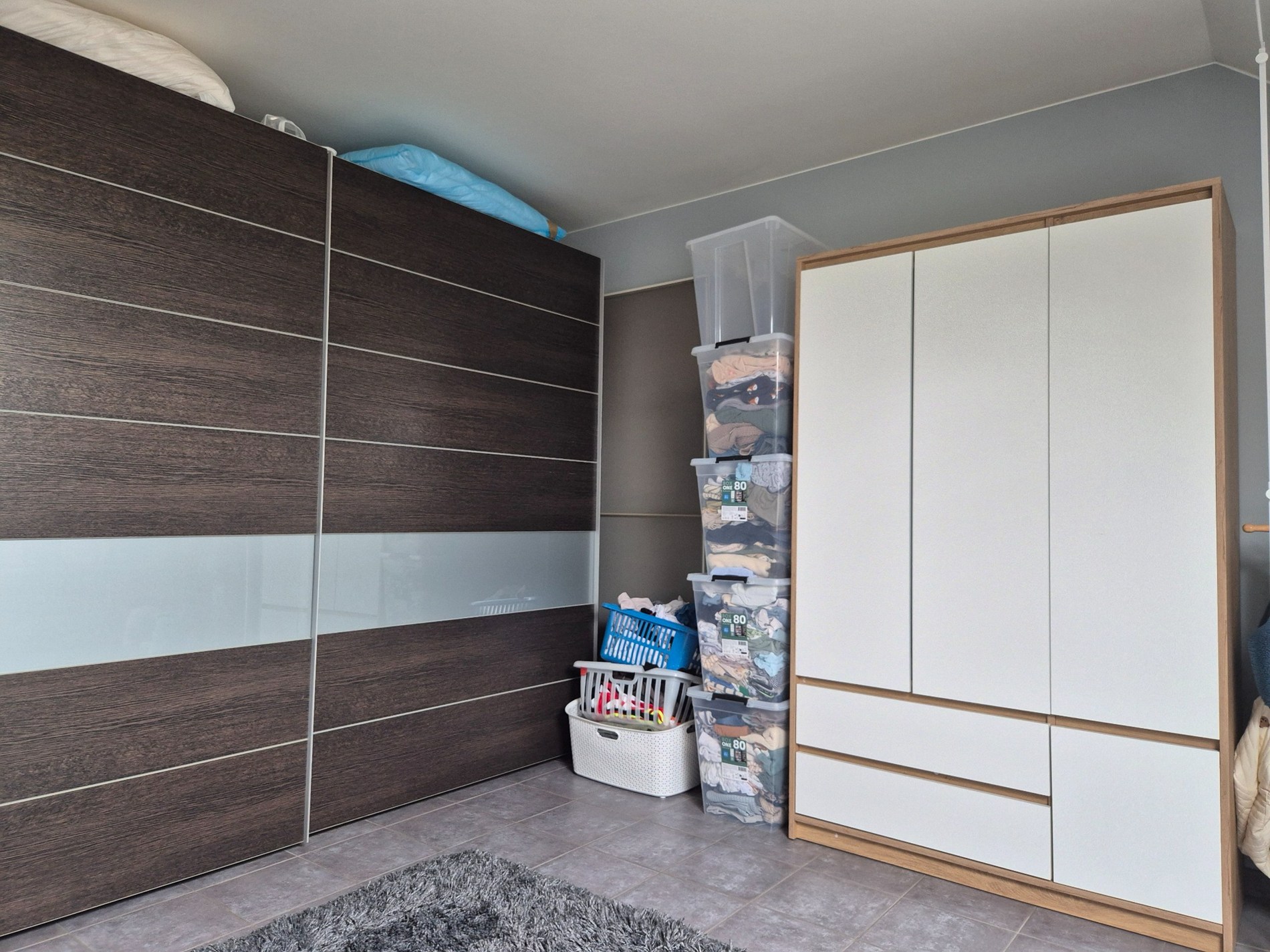 Duplex appartement met 2 slaapkamers en terras. 