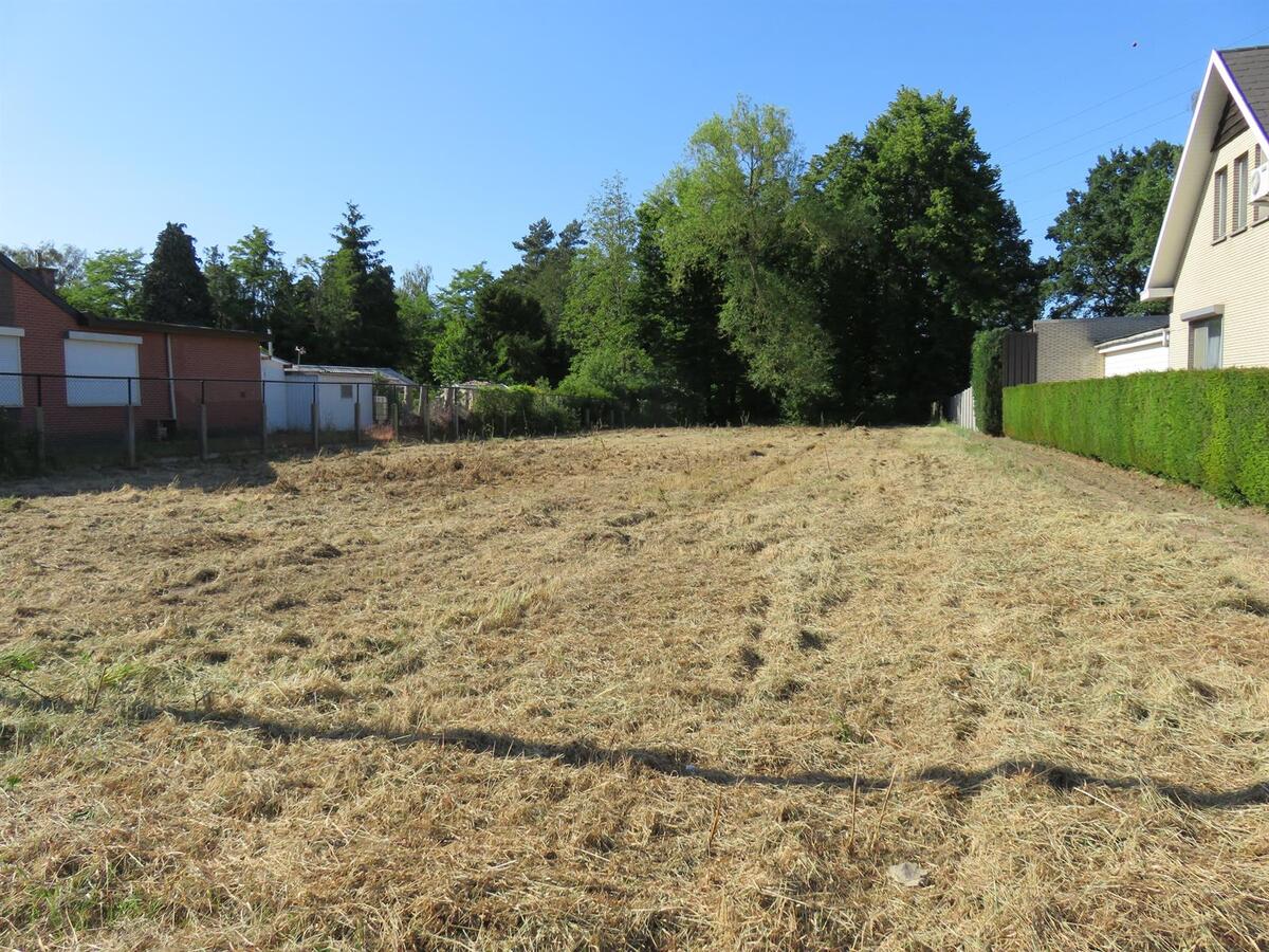 Rustig gelegen bouwgrond voor open bebouwing in Hasselt 