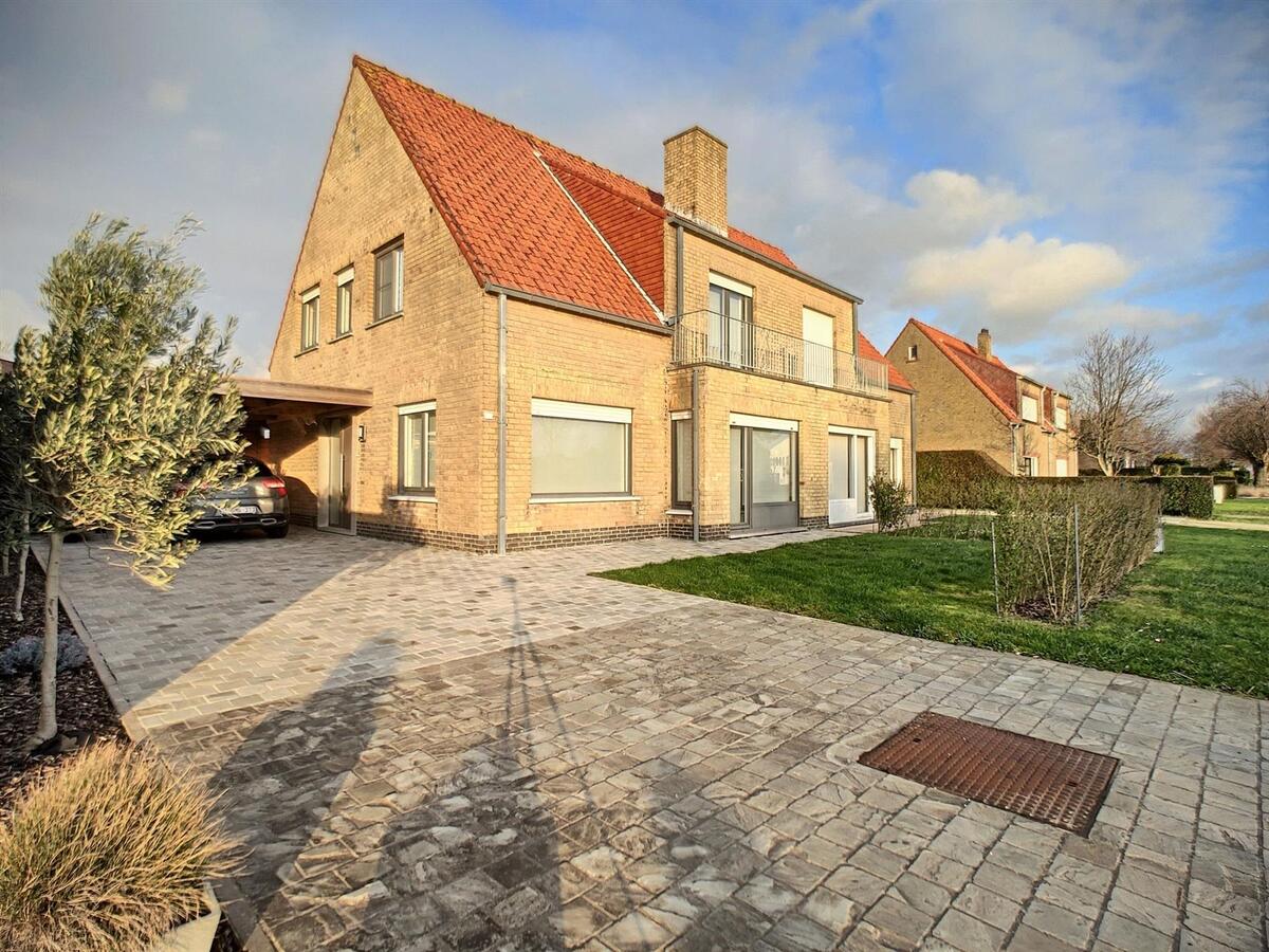 Knappe, lichtrijke halfopen woning - Knokke 