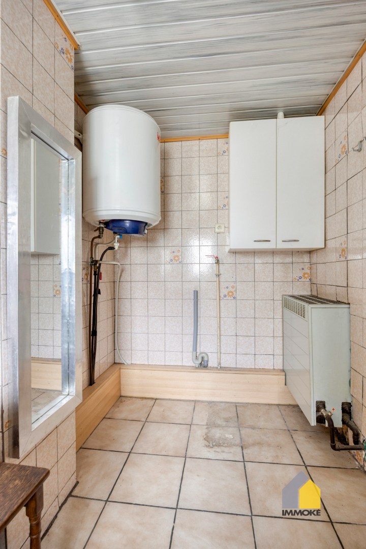 Te renoveren woning met 3 slpks op een perceel van 6 a 44 ca. 