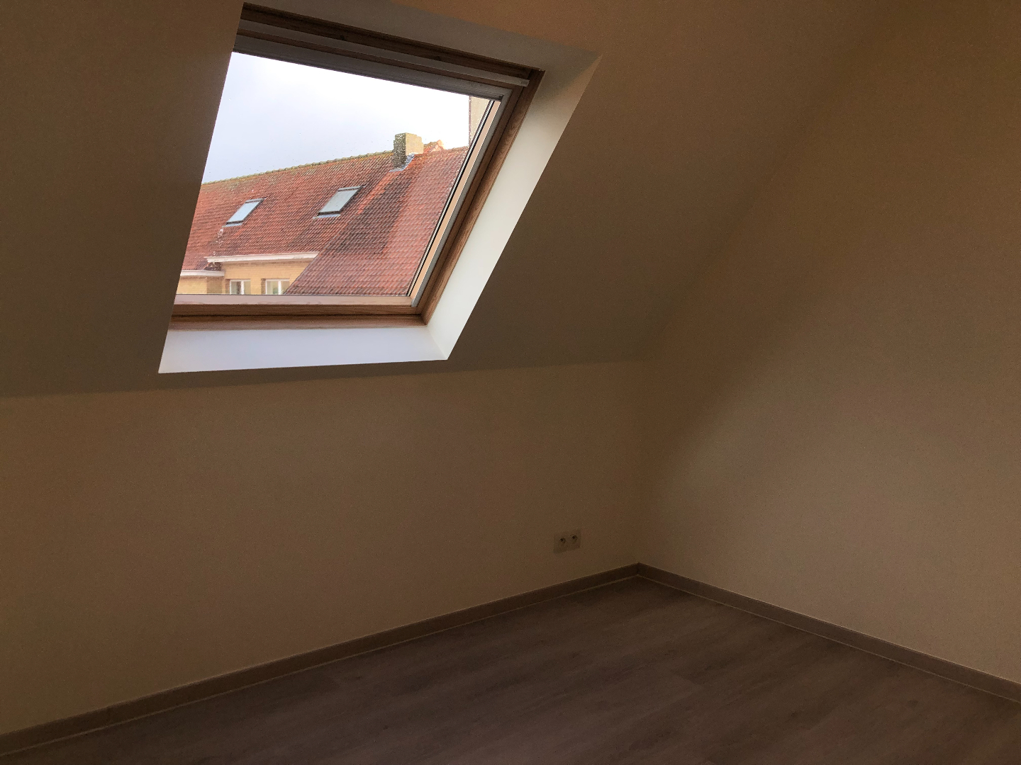 Ruim duplex appartement met 3 slpks en garage 