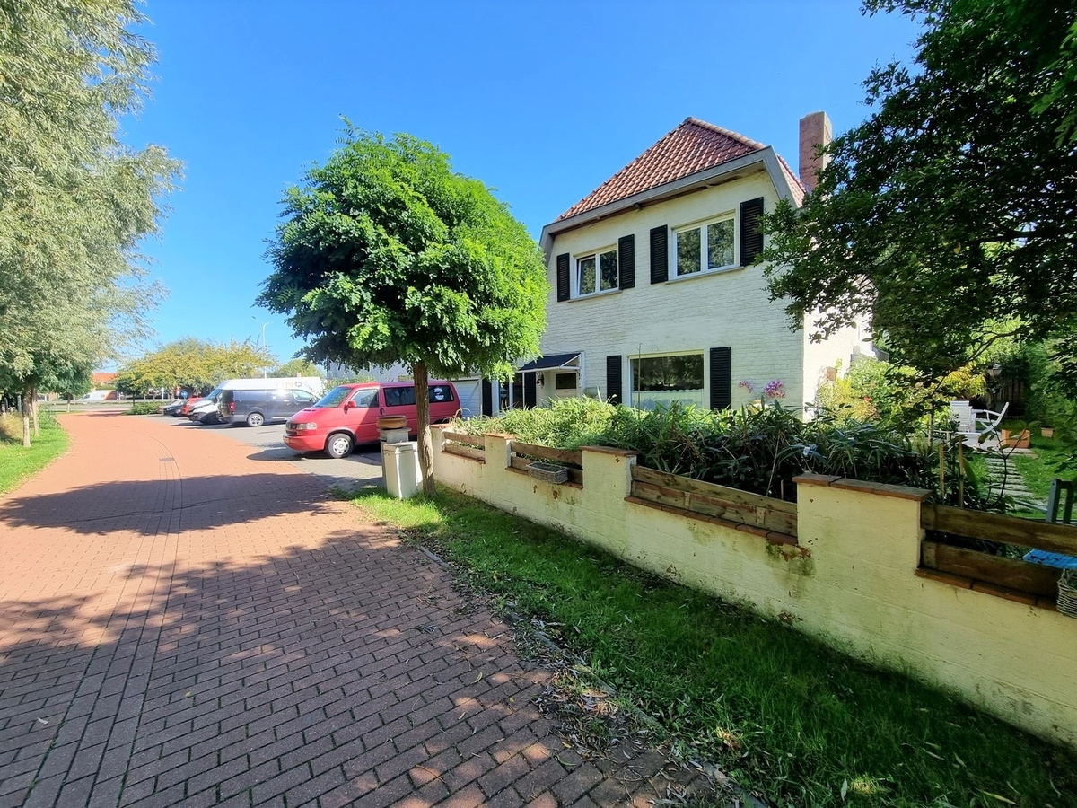 Zeer charmevolle, te renoveren woning te Weskapelle 