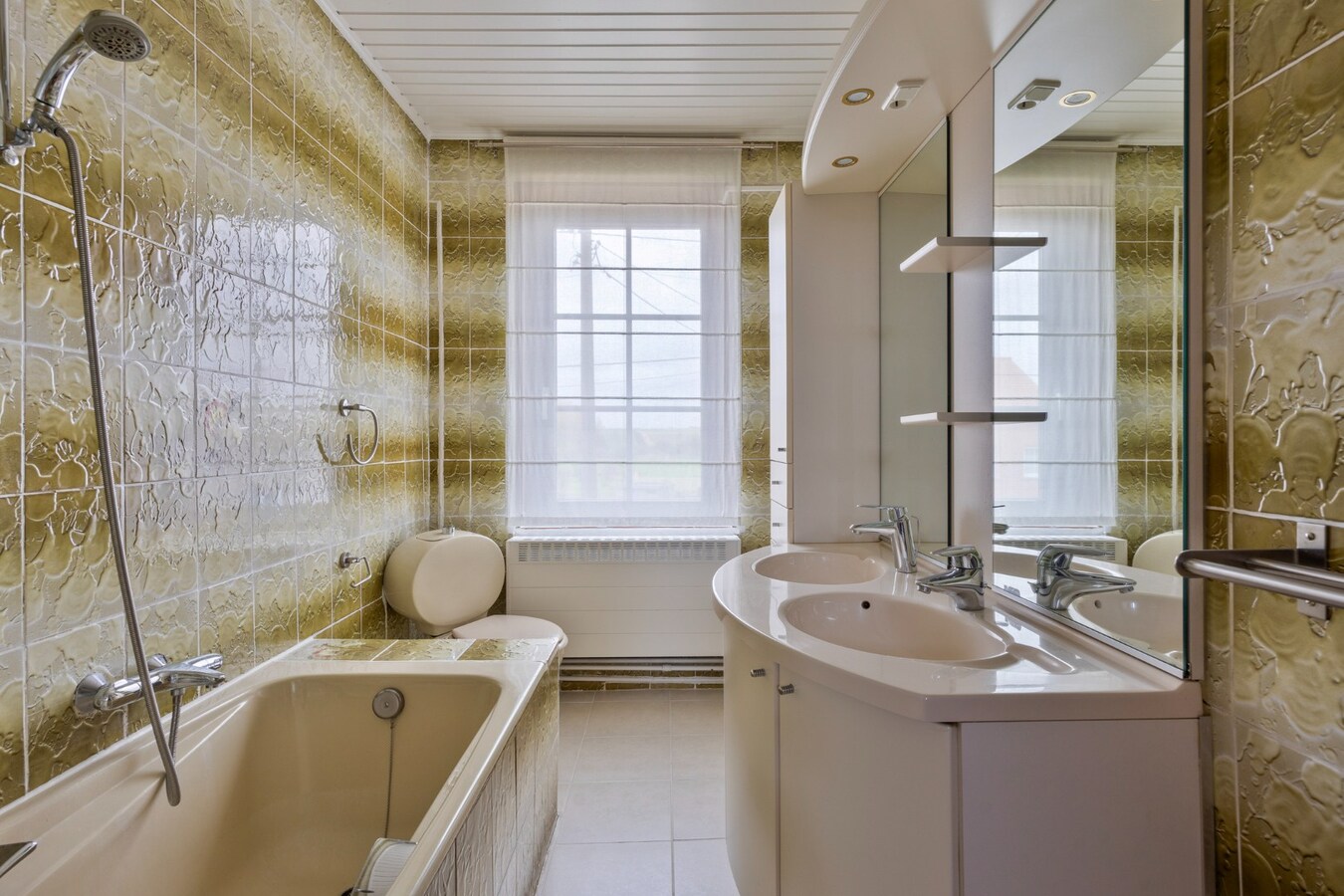 Open bebouwing met 3 slaapkamers in landelijke omgeving 