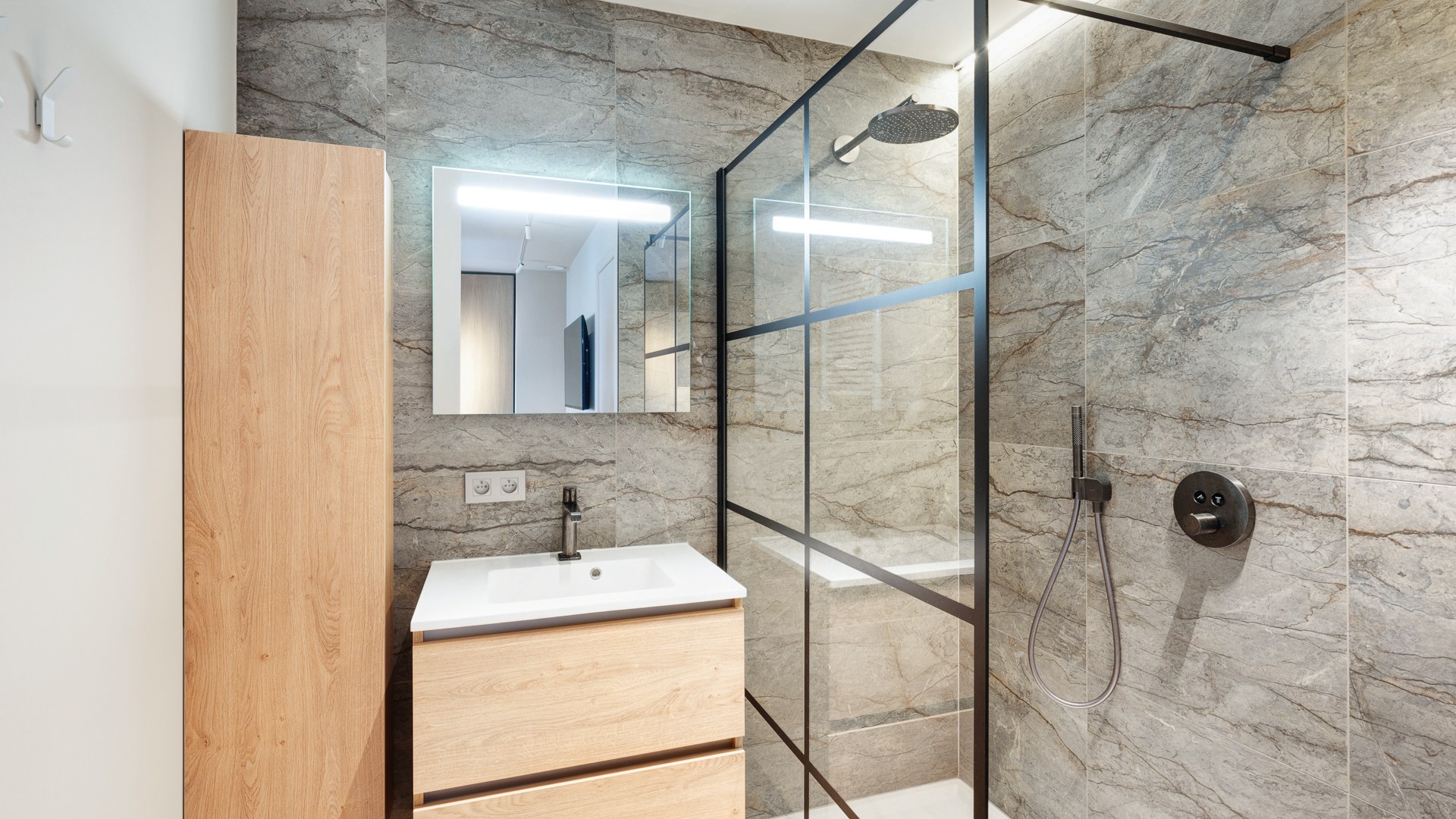 itzonderlijk duplex penthouse van 125 m² in residentie William, een recent en stijlvol gebouw (2020), perfect gelegen in het centrum van Knokke 