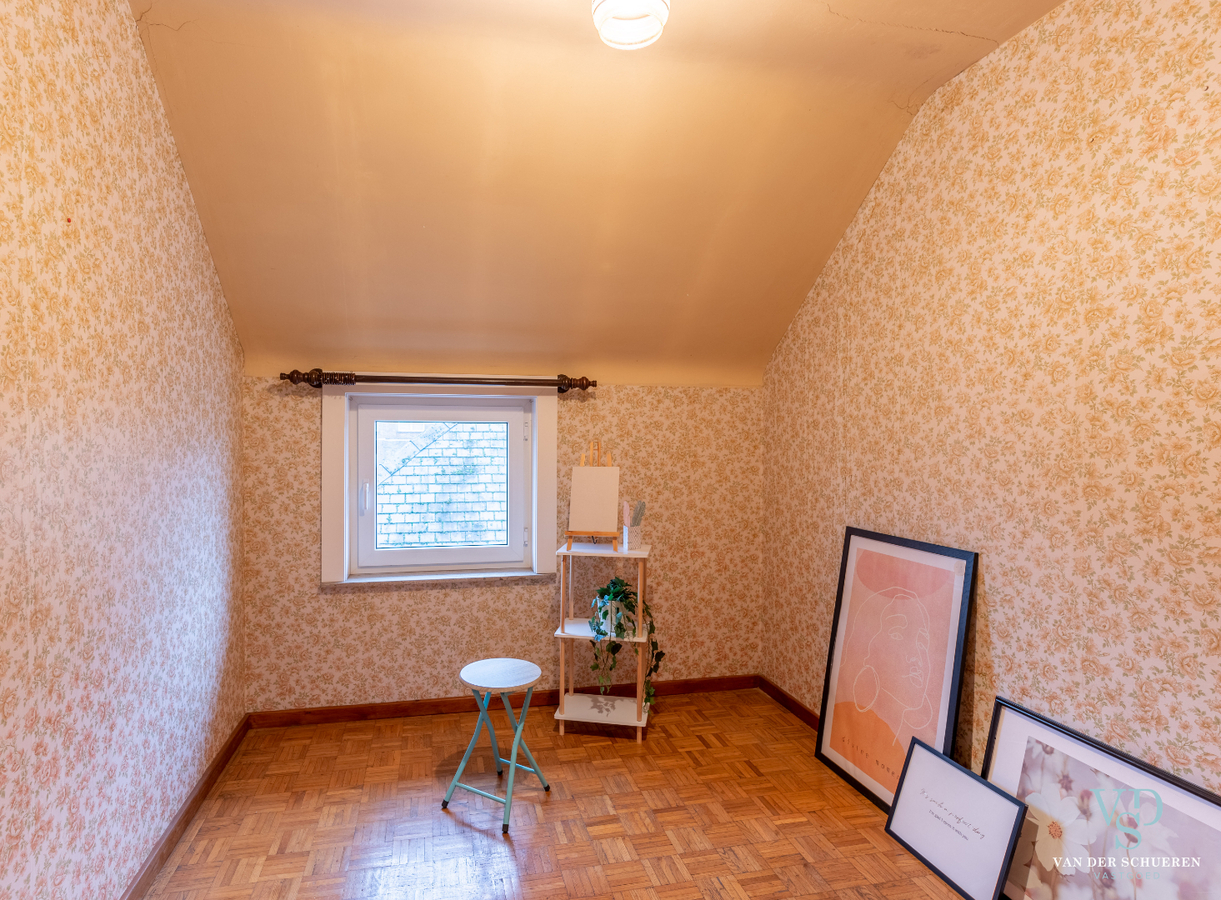 Degelijke, op te frissen Half Open Bebouwing. 