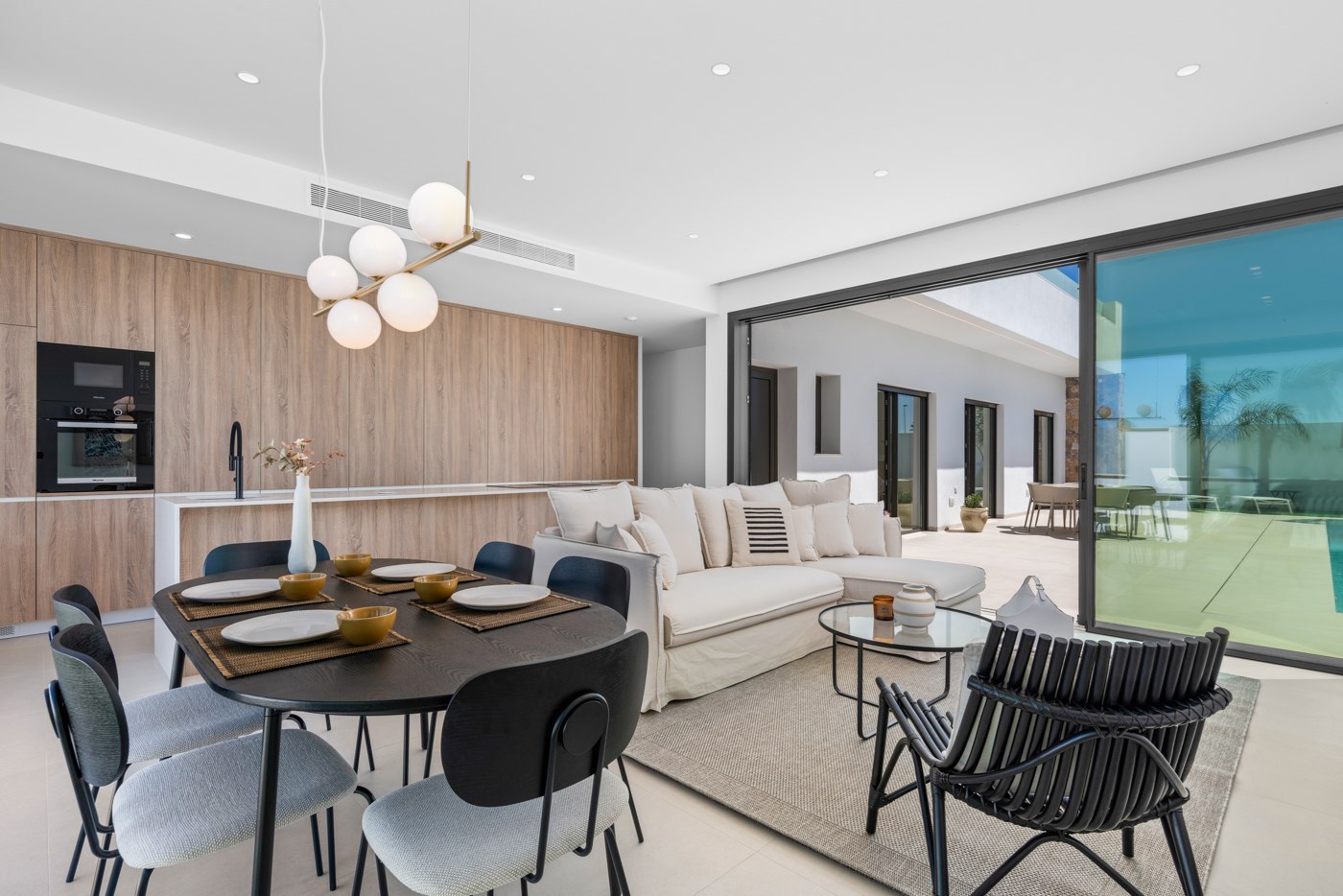 Nieuwbouw villa met 3 slaapkamers en privé zwembad  - Los Alcazares 