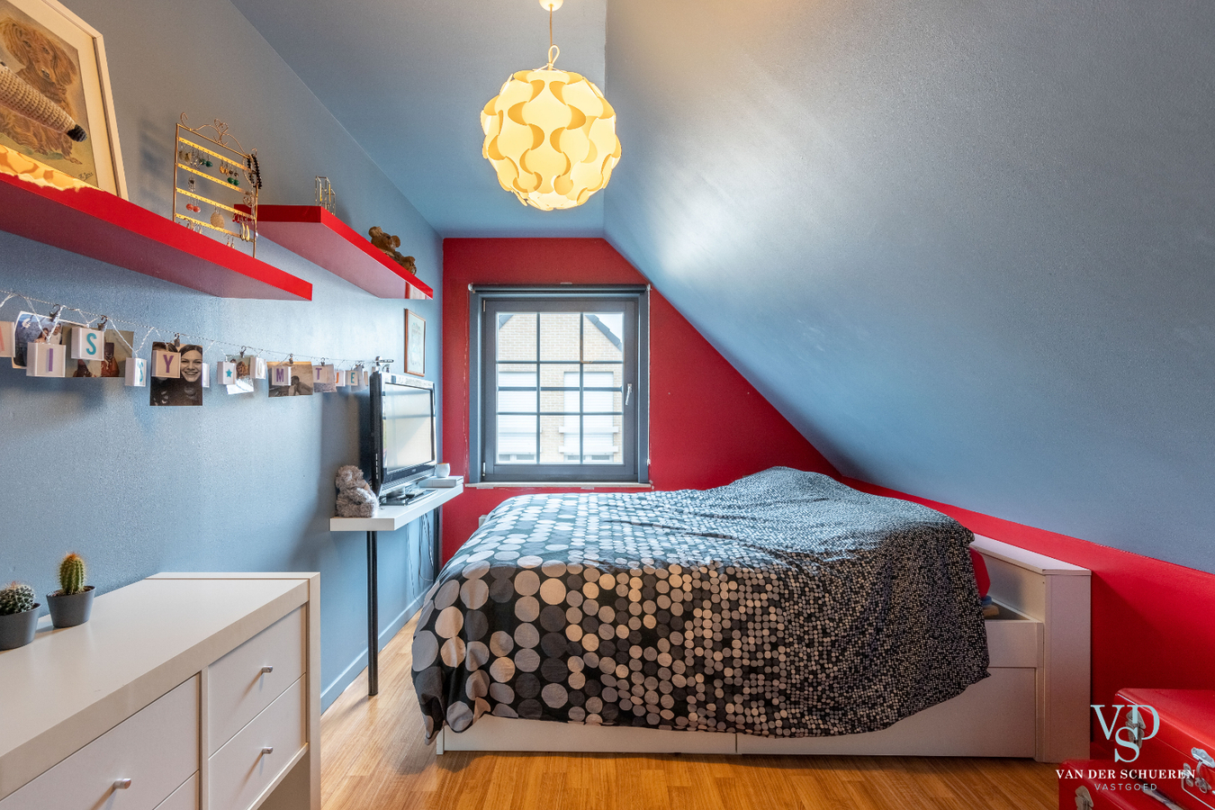 Energiezuinige, eigentijdse villa met zwembad. 