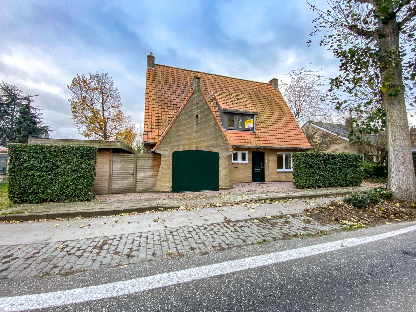Prachtige open bebouwing met onderhoudsvriendelijke tuin te Oostduinkerke op 642 m². 