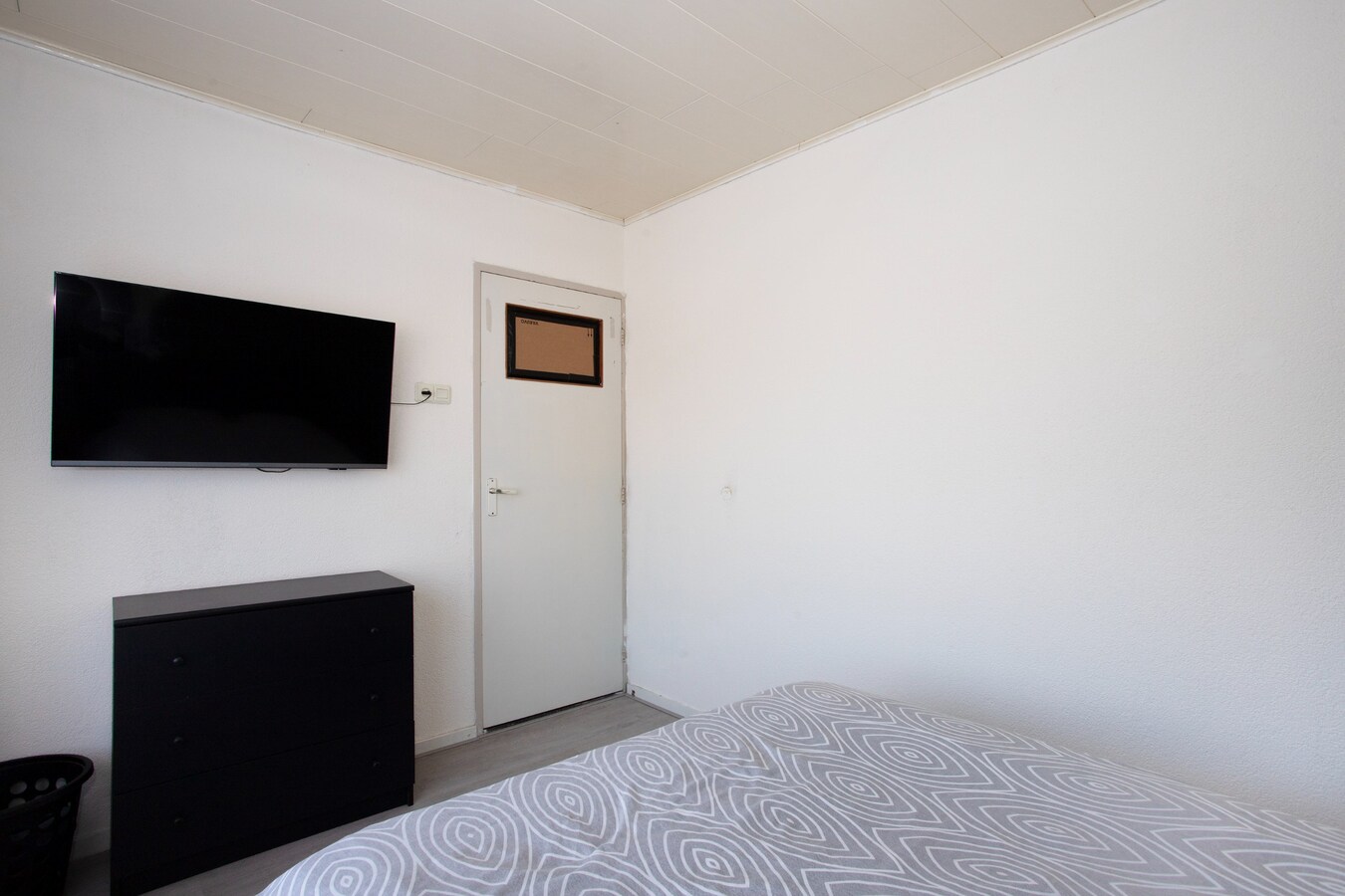 Uitgebouwde middenwoning met grote berging (28 m2) gelegen in een gewilde woonwijk in Bladel. 