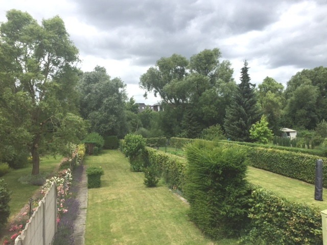 Gezellige, degelijke woning met aangename tuin. 