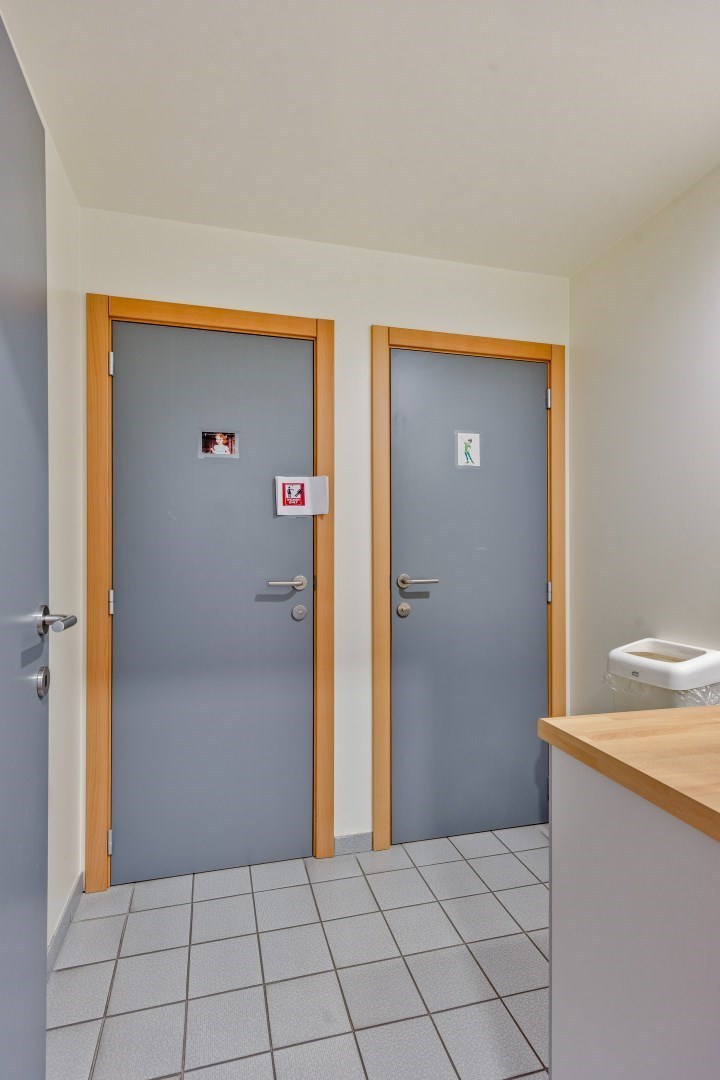 Kantoor te koop in het industriepark te Haasrode/Heverlee met 14 parkings - opp. 626 m² - verkoop van aandelen 