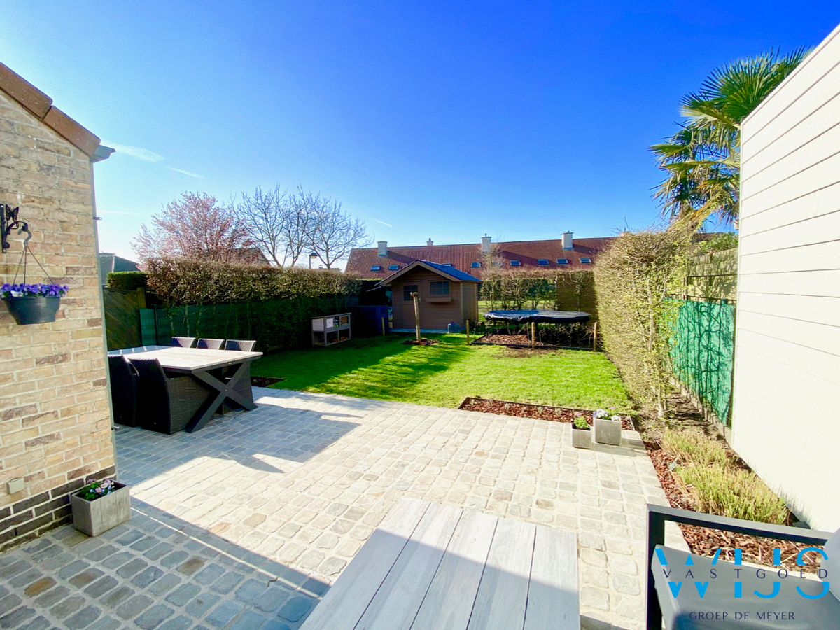 Prachtig instapklaar woonhuis in rustige woonwijk te EEKLO! 