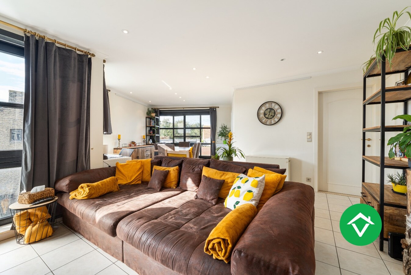 Instapklaar appartement met 3 slaapkamers en garage 