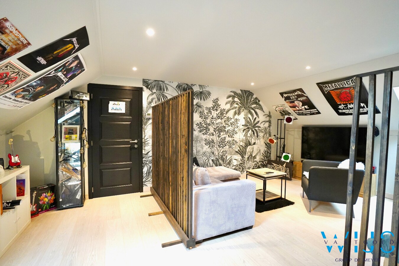 Instapklare bungalow met 5 slaapkamers, zonnepanelen en EPC label  A ! 