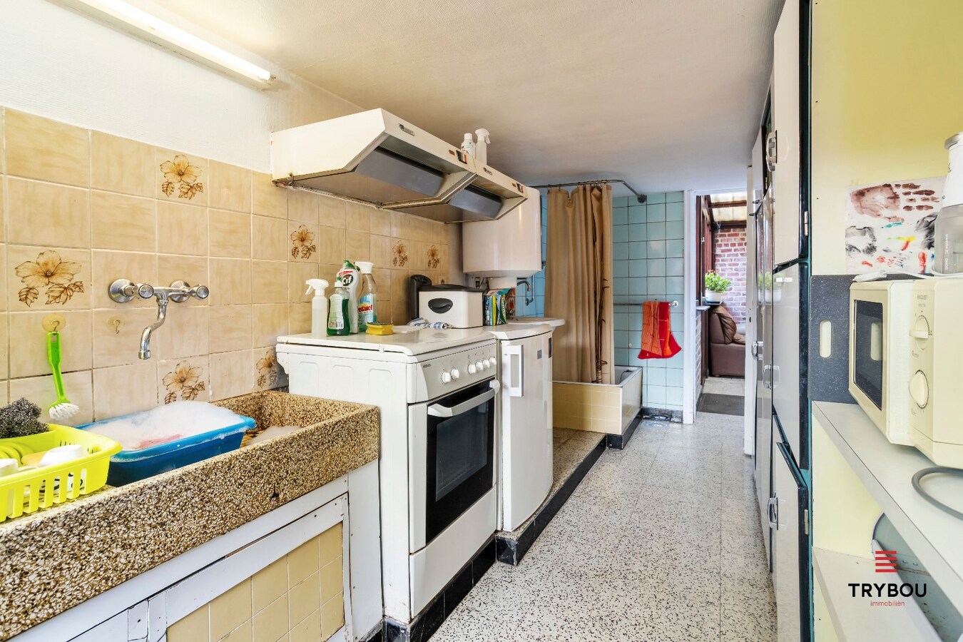 Halfvrijstaande woning met 5 slaapkamers en bijgebouw op 5488 m³ te Jonkershove 