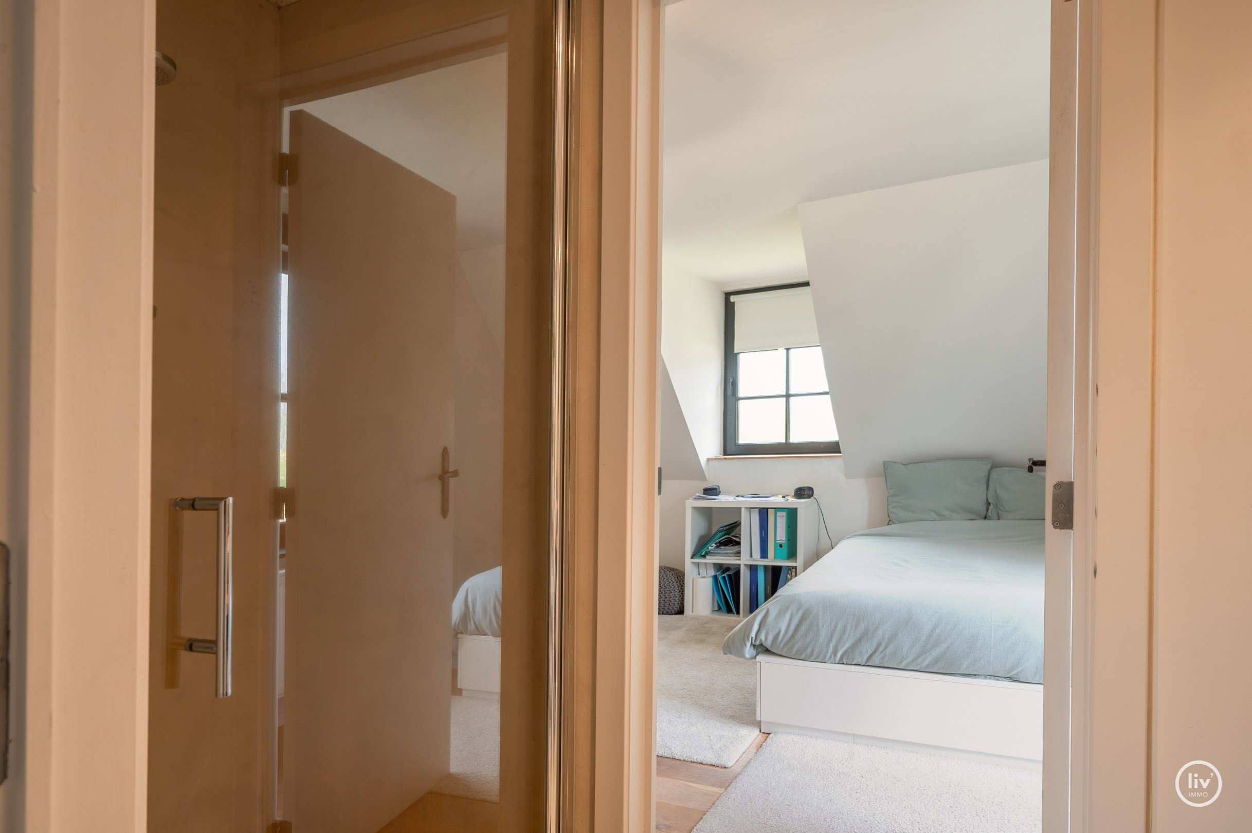 Prachtige vrijstaande villa rustig gelegen te Monikkendreef op een mooi perceel van 1000m2. 