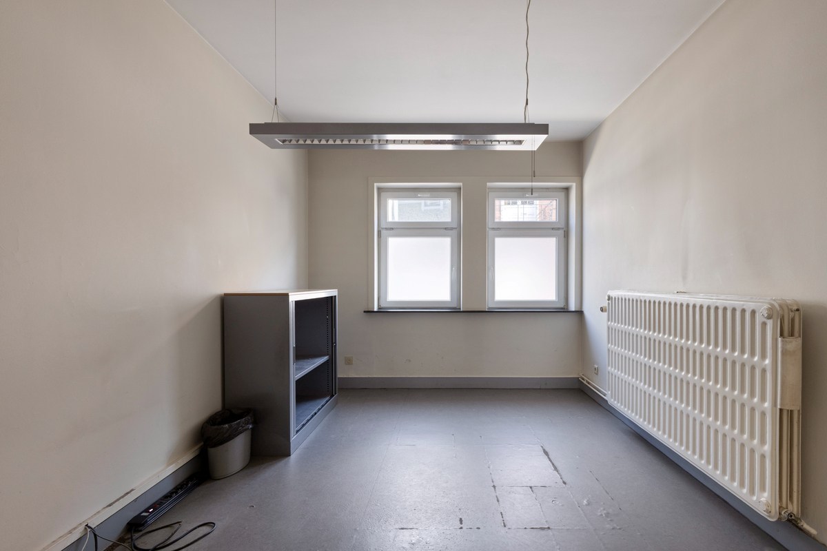 Multifunctioneel gebouw in het centrum van Merchtem. 