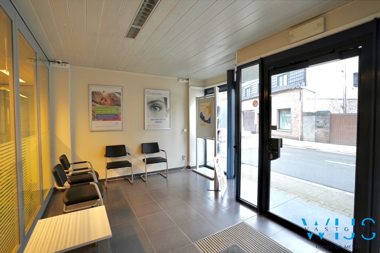 Volwaardig handelspand te Oosteeklo ! 