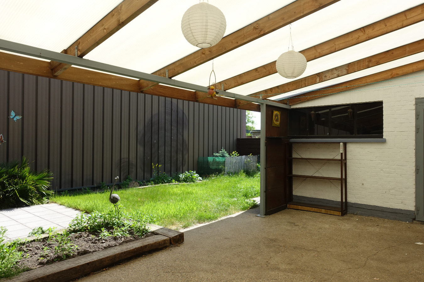 Unieke vastgoedaanbieding aan op- en afrit E40 Jabbeke 