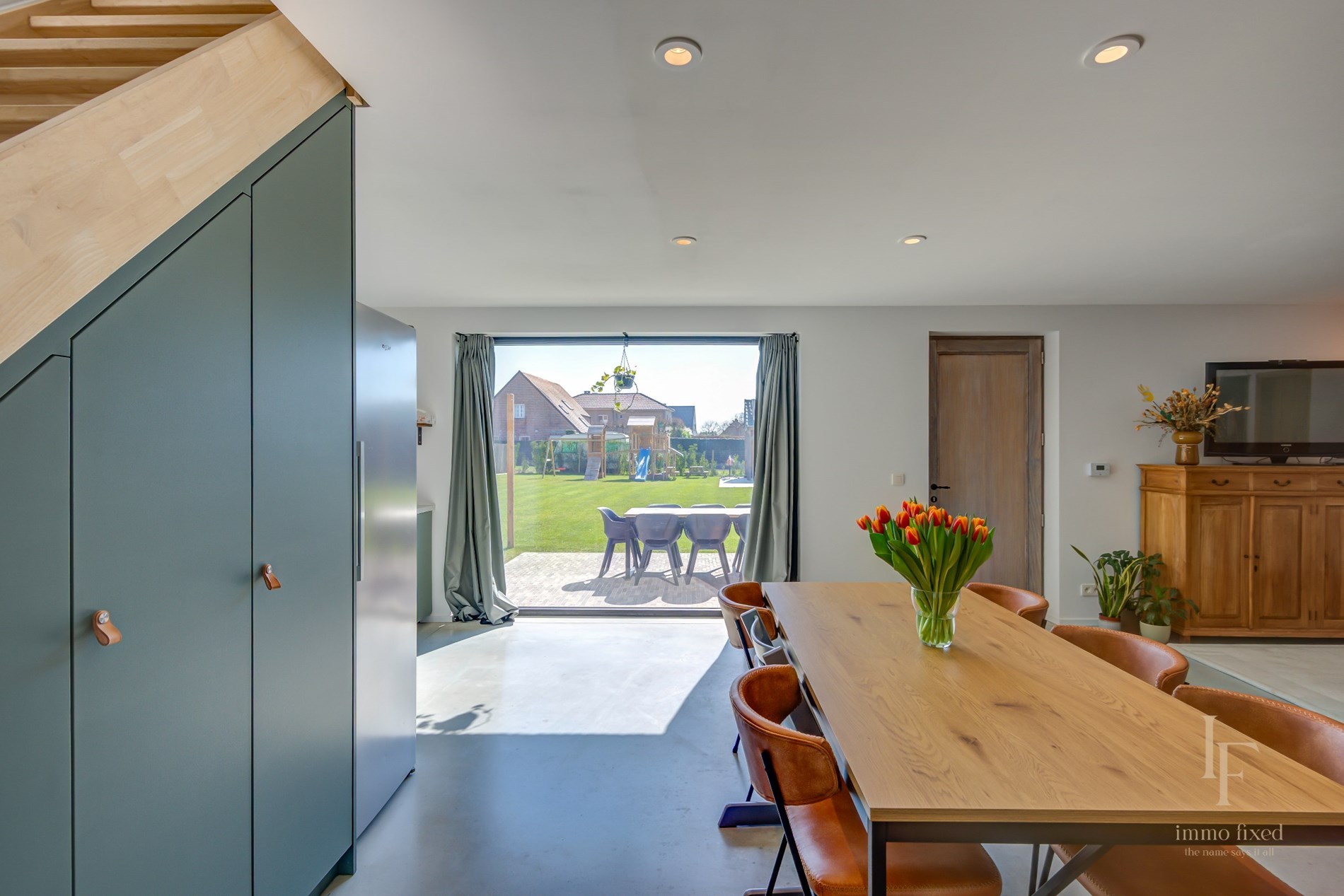 Een langgevelhoeve met bijgebouw! 