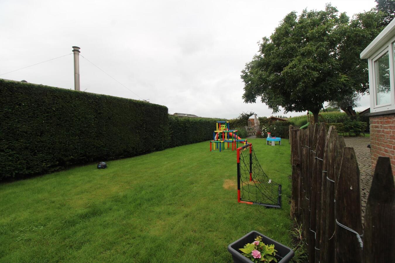 Alleenstaande woning met 3 slaapkamers te Woumen 