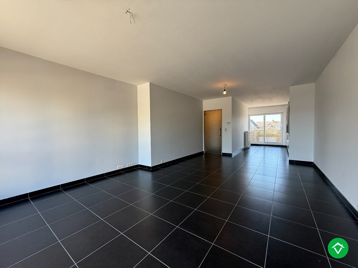 Duplexappartement met twee slaapkamers, zonneterras en parking te Moorslede 