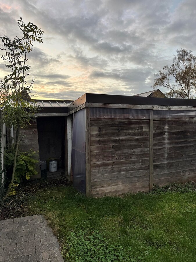 Instapklare woning met 3 slaapkamers en tuin te Roeselare 