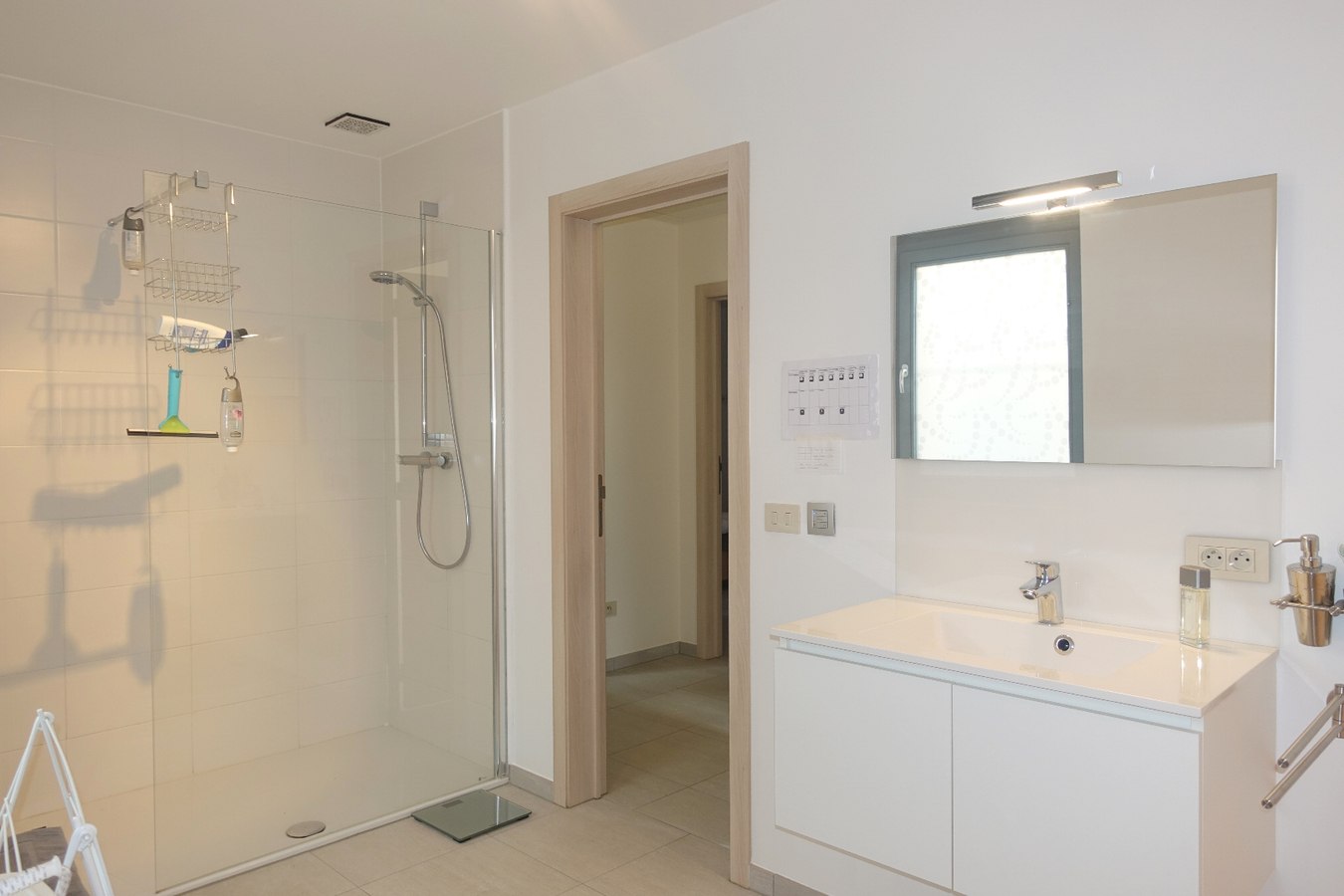 Halfopen woning met garagebox 