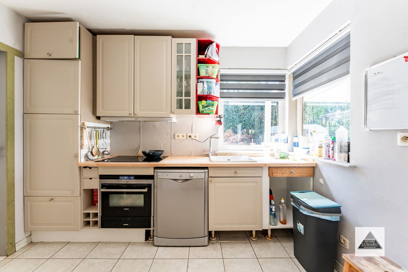 Gezinswoning met 4 slaapkamers, gelegen aan de Winterdijk, natuurgebied Maaswinkel. 