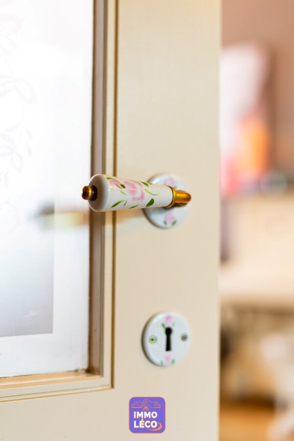 Maison Bourgeoise avec jardin, située à deux pas de la Place d'Herseaux ! 