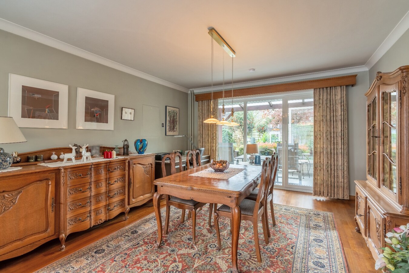 Ruime woning met tuin, garage en 3 slaapkamers. 